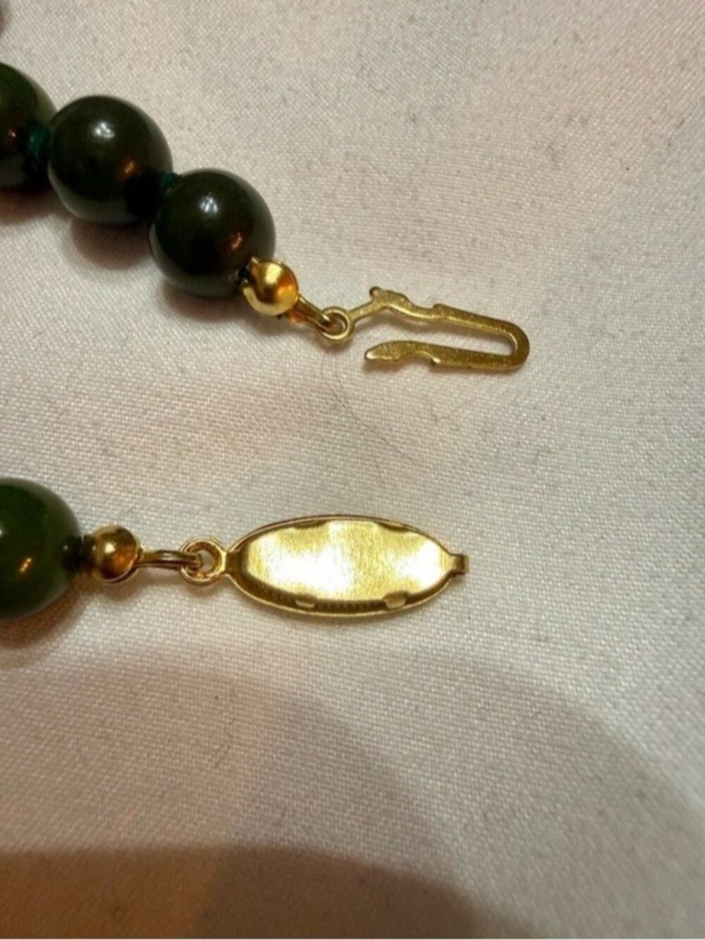 Vintage B.C. Nephrite Jade Knotted Necklace - Cariboo Jade Shoppe (20") - Picture 5 of 8